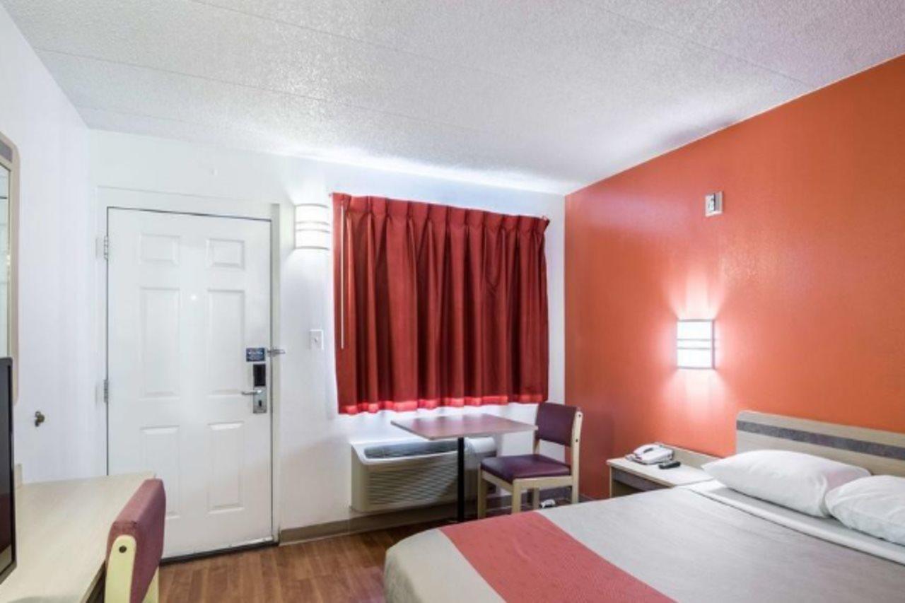 Motel 6 Chicago Southwest - Aurora Exteriér fotografie